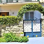 Niki Semesterbostad Agios Georgios Pagon