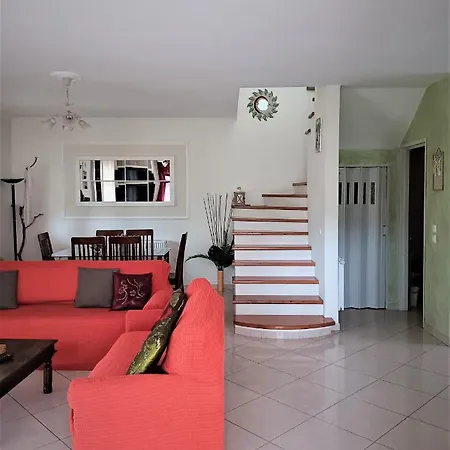 Niki 아기오스 게오르기오스 파곤